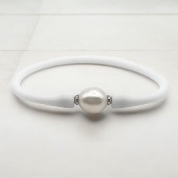 White Freshwater Cultured Pearl Bracelet - Picture 1 of 3